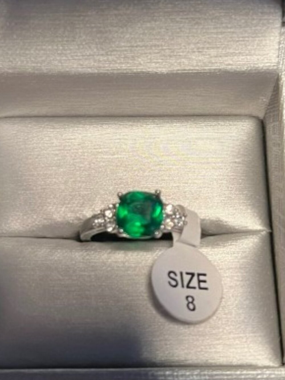Emerald Green CZ Cushion Cut Cocktail Ring Size 8 – Silver Tone NWT